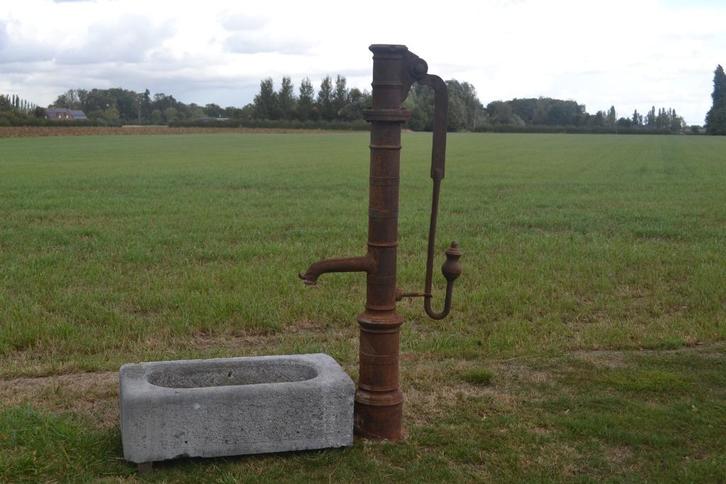 decoratieve antieke gietijzeren handpomp, Tuin en Terras, Waterpartijen en Fonteinen, Gebruikt, Overige typen, Gietijzer, Ophalen