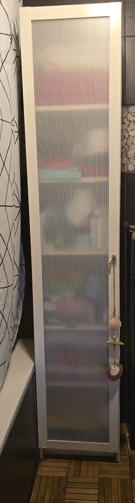 Kast  beschikbaar voor biedingen