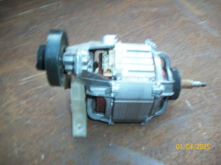 Oude lasapparaten, centrifuge, magnetrons gezocht - gratis, Doe-het-zelf en Verbouw, Metalen, Gebruikt, Verzenden