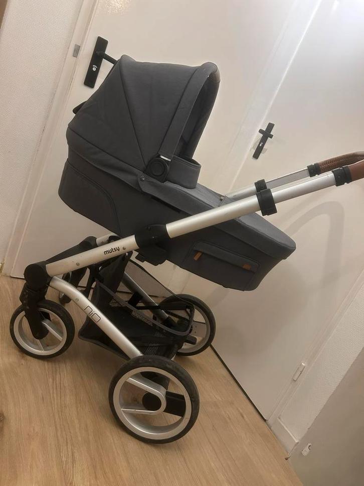 Mutsy NIO kinderwagen met reiswieg, zitje en voetenzak, Kinderen en Baby's, Kinderwagens en Combinaties, Gebruikt, Combiwagen