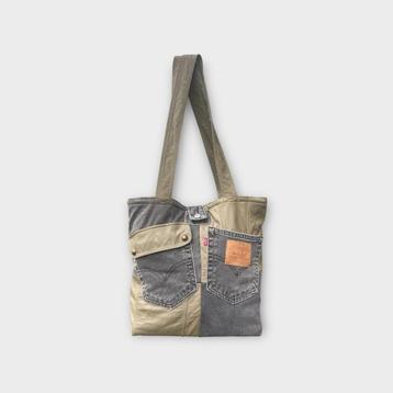 Levi’s shopper van denim en echt leer beschikbaar voor biedingen