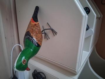 Leuke vogel ter decoratie. beschikbaar voor biedingen