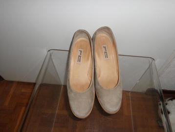 Paul Green pumps, beige, suede / leer, maat 6 1/2 / 40 beschikbaar voor biedingen