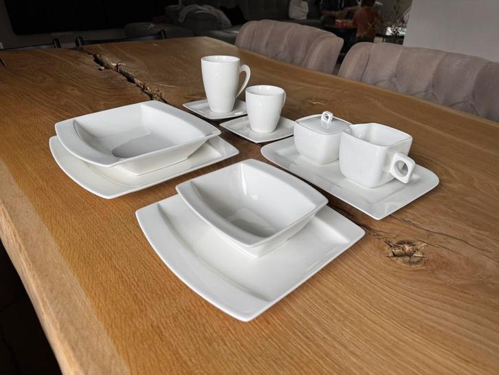 Wit Tavola servies, Huis en Inrichting, Keuken | Servies, Zo goed als nieuw, Bord(en), Overige stijlen, Aardewerk, Ophalen