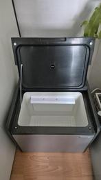 Tristar KB-7345 Koelbox. Aan te sluiten op 220v of 12v., Ophalen, Zo goed als nieuw, Elektrisch