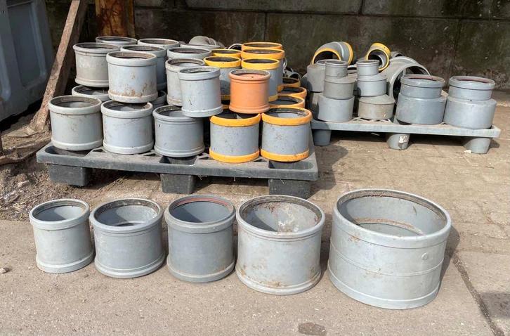 50 - PVC materialen voor riolering, Doe-het-zelf en Verbouw, Buizen en Afvoer, Gebruikt, Bochten, Pvc, Minder dan 2 meter, 80 mm of meer