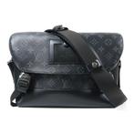 Louis Vuitton Monogram Eclipse Messenger Voyager PM, Minder dan 30 cm, Zwart, Aktetas of Boekentas, Ophalen of Verzenden