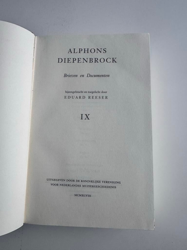 Alphons Diepenbrock: Brieven en Documenten - Eduard Reeser, Ophalen of Verzenden, Zo goed als nieuw, Artiest