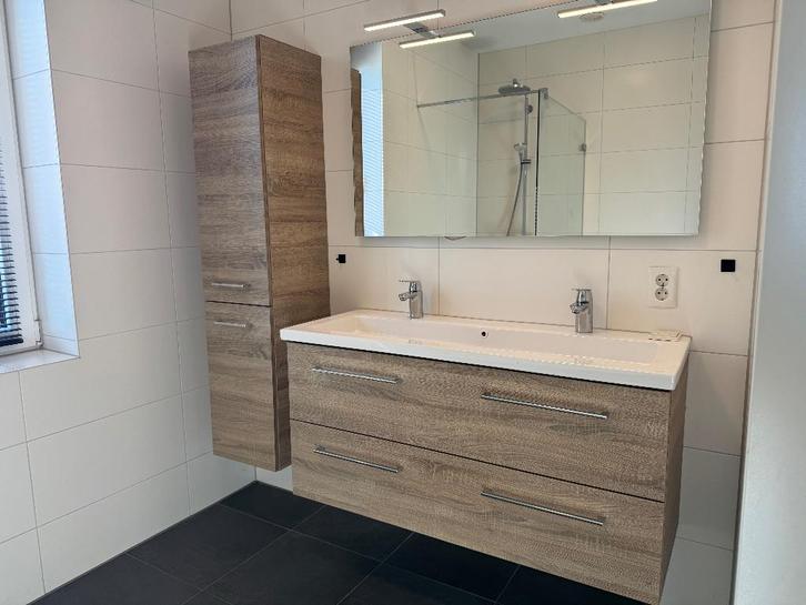 Complete Badkamer meubelset 120 cm -hoge kast, spiegel, glas, Huis en Inrichting, Badkamer | Badkamermeubels, Zo goed als nieuw