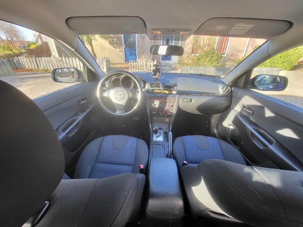 Mazda 3 1.6 Sedan Touring AUTOMAAT! 2005 Blauw, Auto's, Mazda, Euro 5, Stof, Multifunctioneel stuurwiel, 4 cilinders