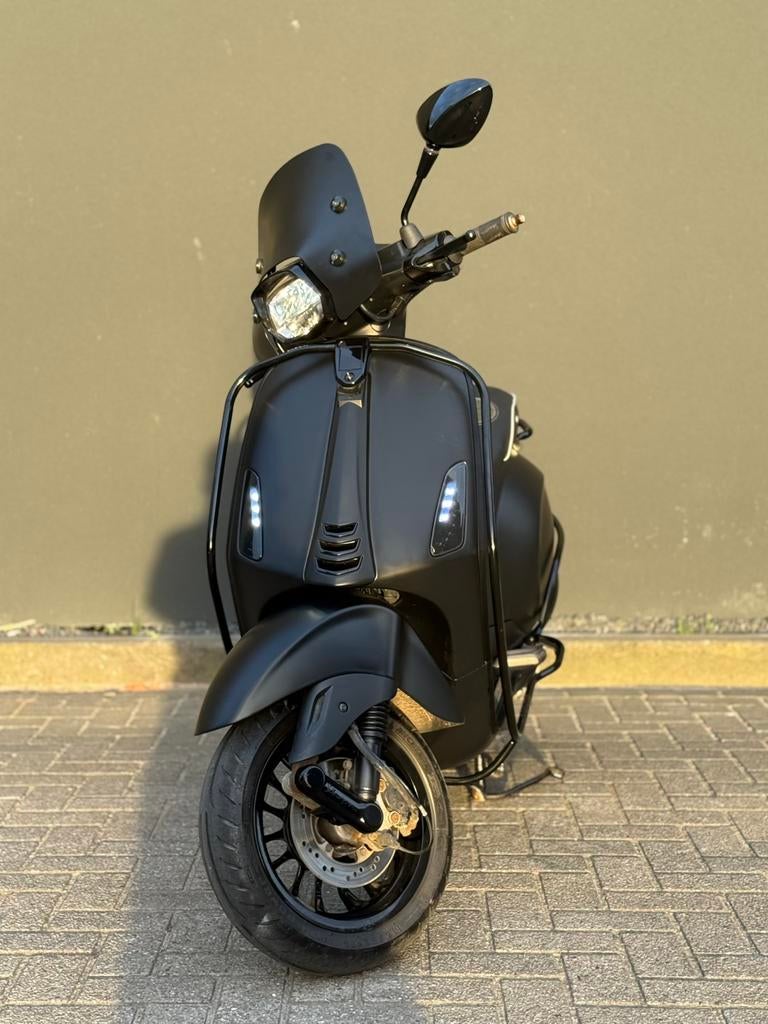 Vespa Sprint iGet brom 2019 NOTTE, Fietsen en Brommers, Scooters | Vespa, Ophalen, Overige modellen, Maximaal 45 km/u, Zo goed als nieuw