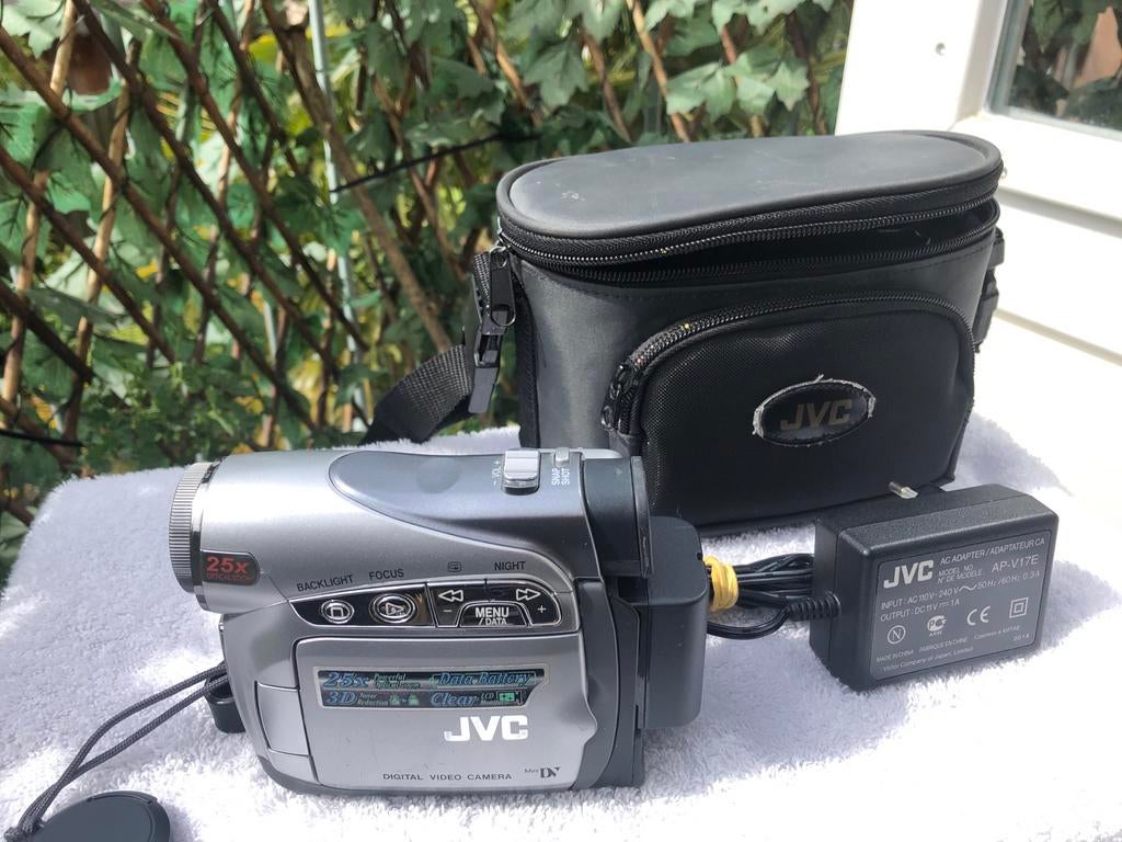 JVC GR-D240E Digital Video  - MiniDV met 25x optische zoom, Audio, Tv en Foto, Videocamera's Digitaal, Mini dv, Gebruikt, JVC