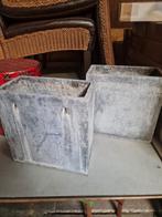 2x betonnen bloembakken ook om te hangen, Tuin en Terras, Ophalen, Rond, Minder dan 30 cm