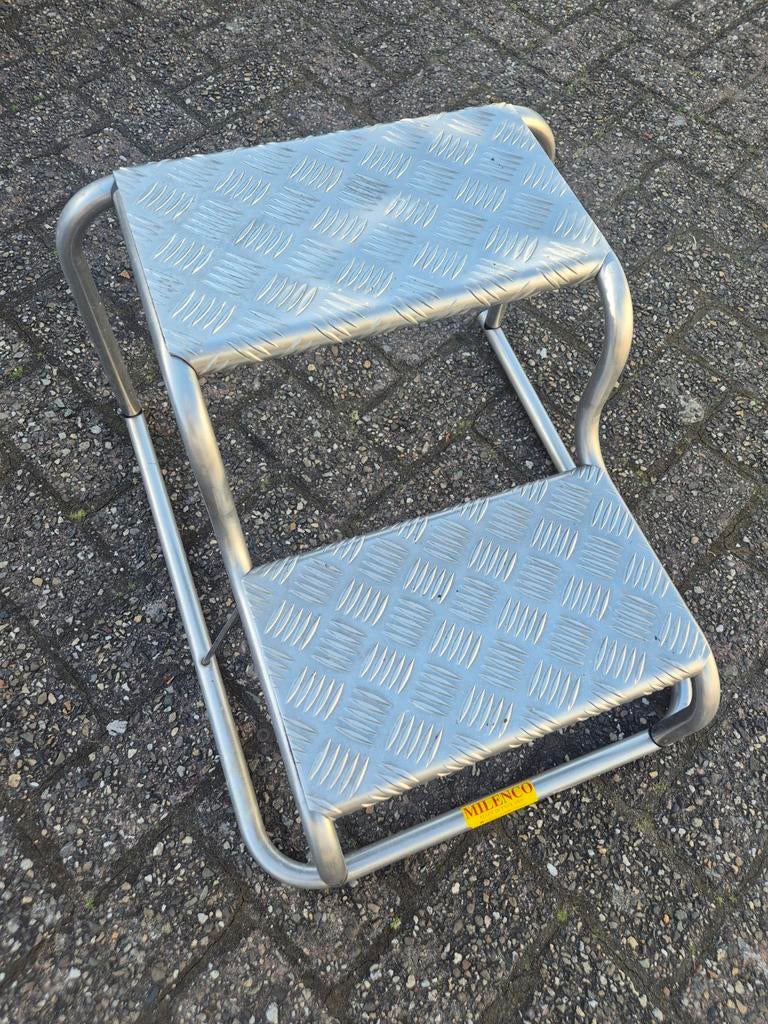Milenco Caravan Trap - Stevige Aluminium Opstap, Ophalen