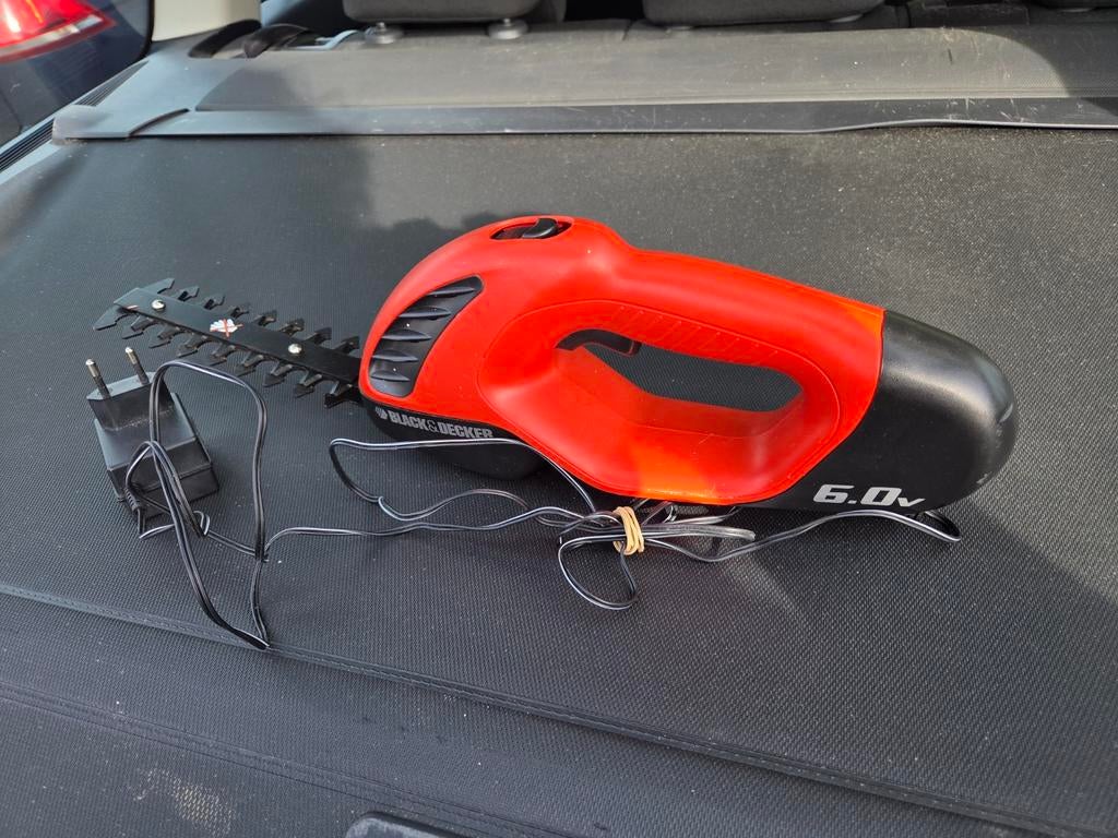 Elektrische snoeischaar als nieuw, Tuin en Terras, Ophalen of Verzenden, Zo goed als nieuw, Black & Decker