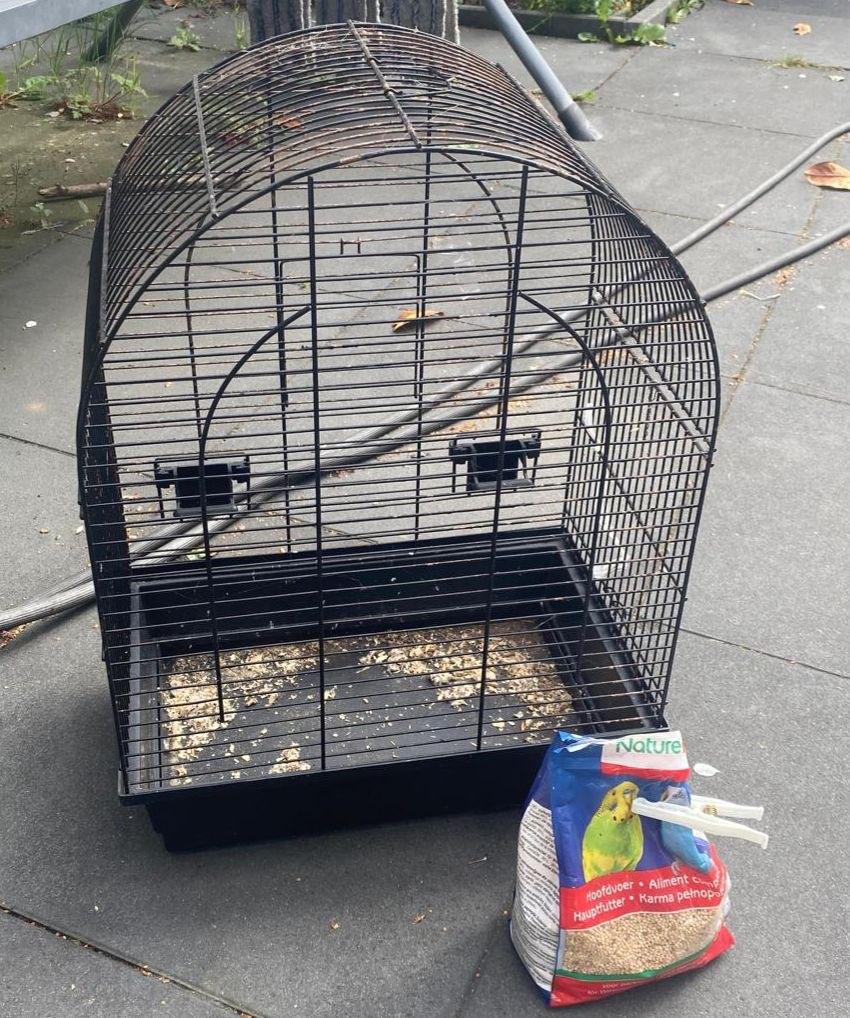 Vogelkooi met voer, Ophalen, Metaal, Vogelkooi