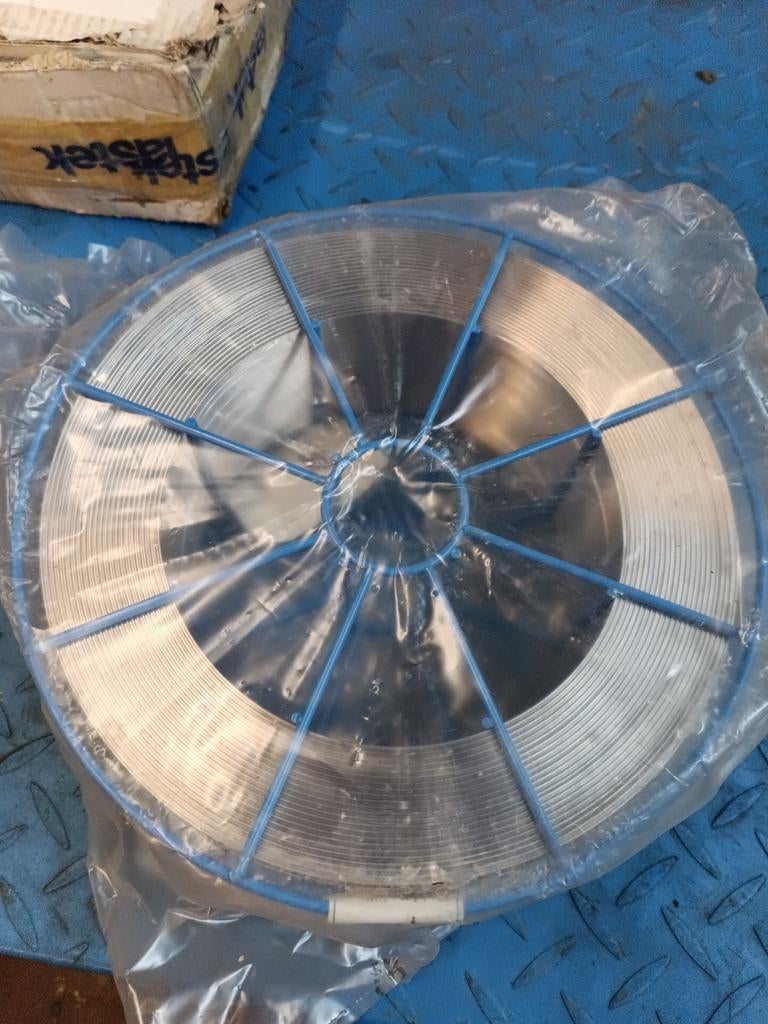 Nieuwe rol lastek 1,2mm aluminium lasdraad, Doe-het-zelf en Verbouw, Gereedschap | Lasapparaten, Ophalen of Verzenden