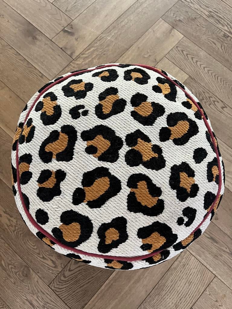 Luipaard poef ZGAN, Minder dan 50 cm, Rond, Ophalen of Verzenden, Zo goed als nieuw