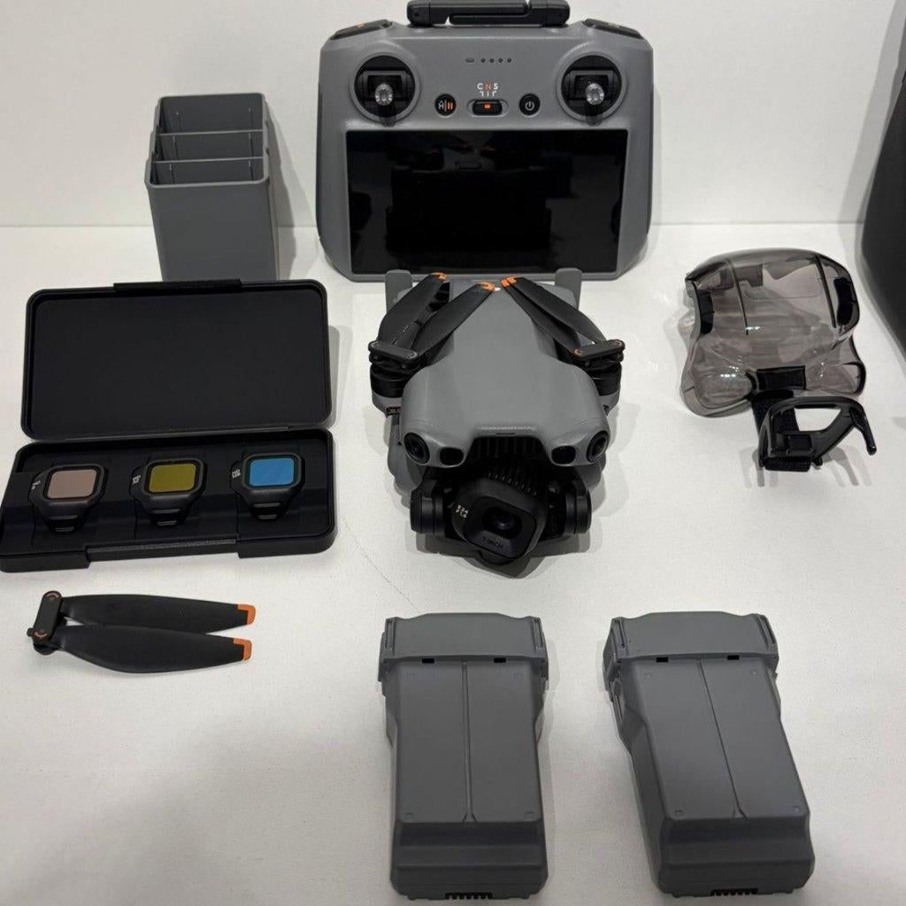 DJI Mini 5 Pro Fly More Combo (DJI RC 2) + 3 Accu's + Tas, Gebruikt, Ophalen of Verzenden, DJI, Professionele drone