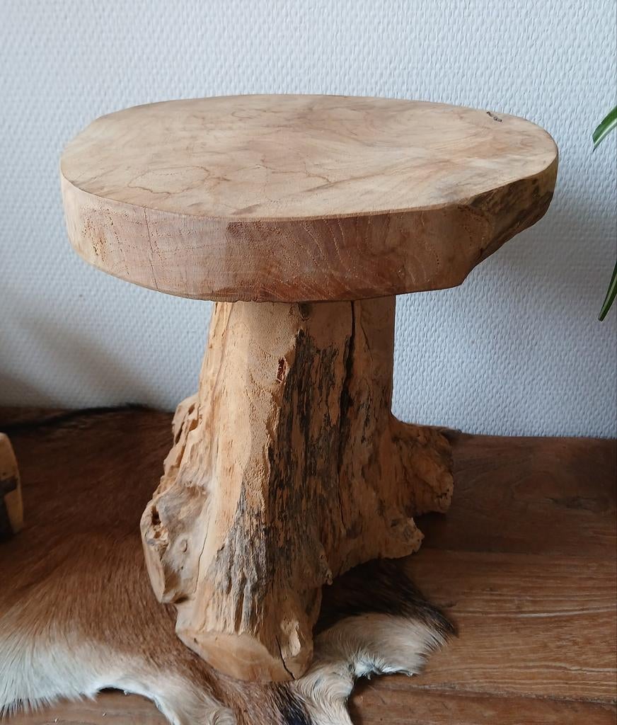 Tafeltje hout 30 cm hoog - houten tafel boomstam boomstronk, Huis en Inrichting, Tafels | Bijzettafels, Minder dan 45 cm, Minder dan 55 cm