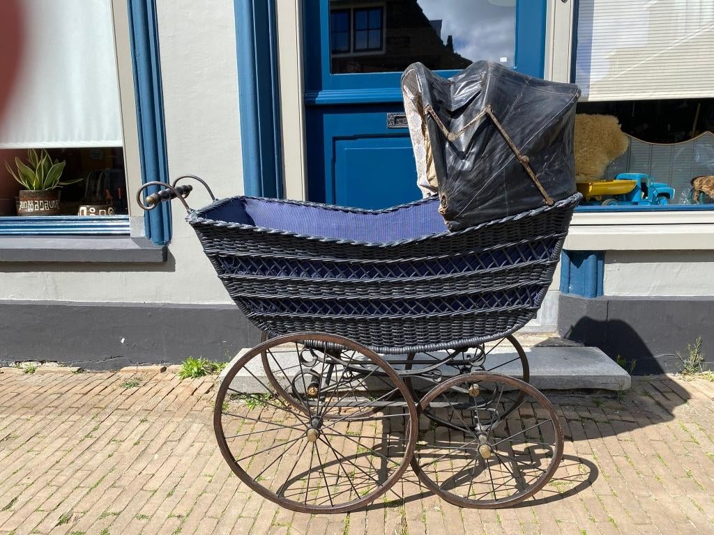 Antieke Staphorster kinderwagen, Antiek en Kunst, Ophalen