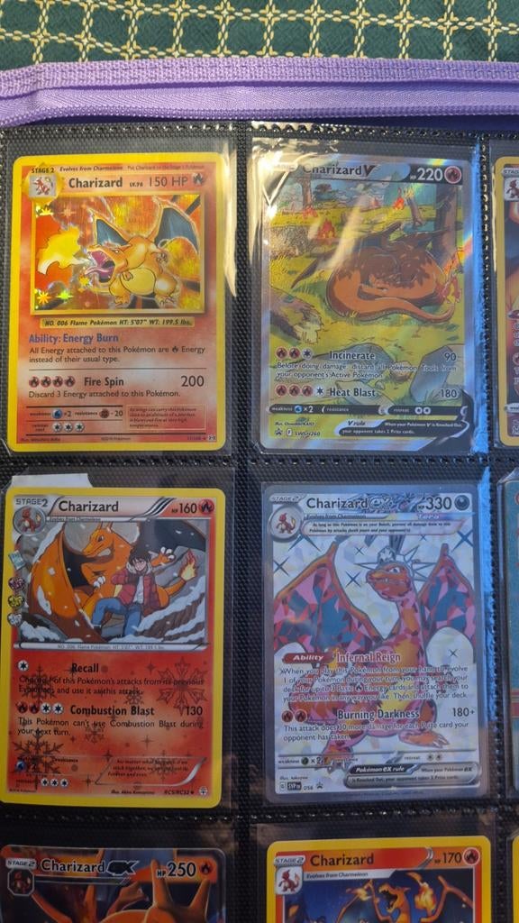 Pokemon CHARIZARD kaarten, Ophalen of Verzenden, Zo goed als nieuw, Meerdere kaarten