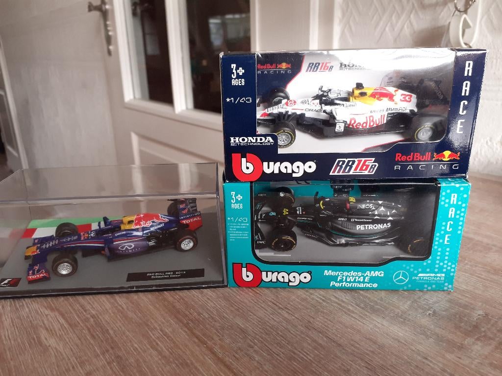 verstappen,vettel,hamilton, model 1/43  14,99 alle 3, Ophalen of Verzenden, Zo goed als nieuw, Auto, Overige merken
