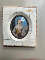 mooi Portretje in een gehavende lijst., Antiek en Kunst, Ophalen of Verzenden