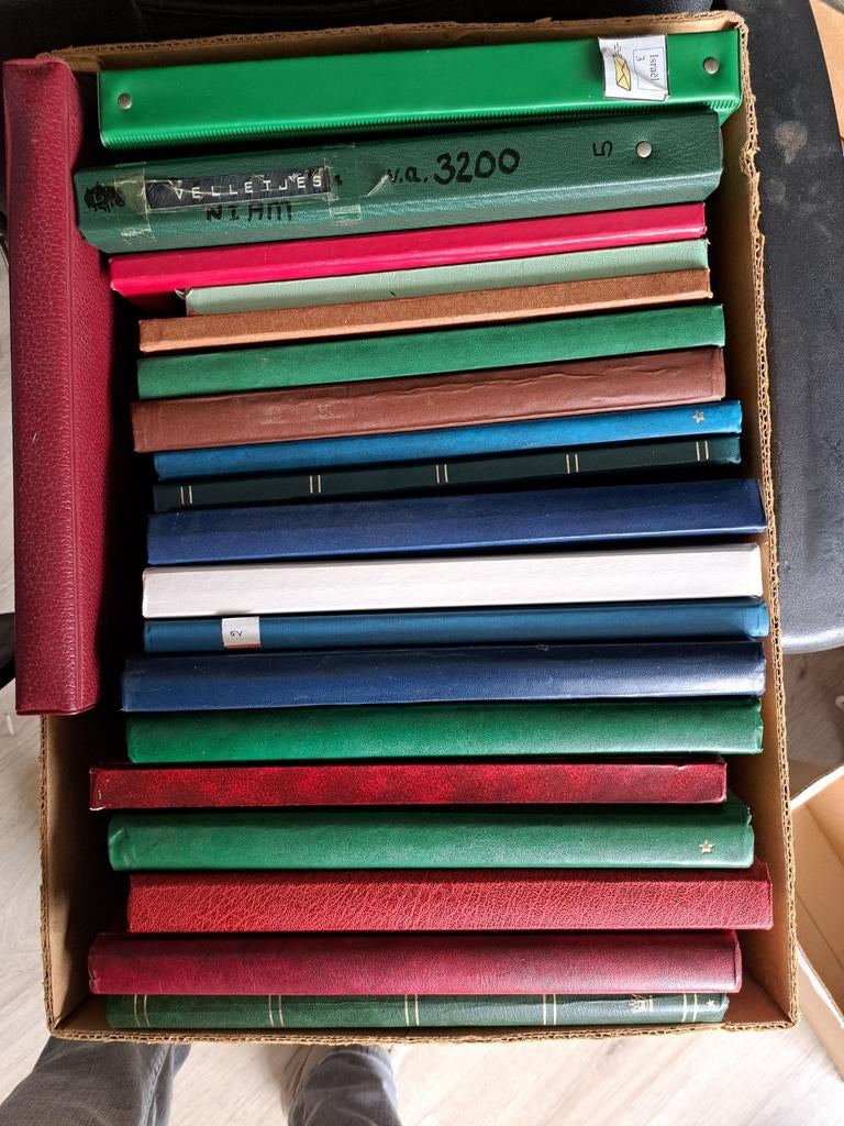 Grote snuffeldoos postzegels Nederland en wereld, Verzenden