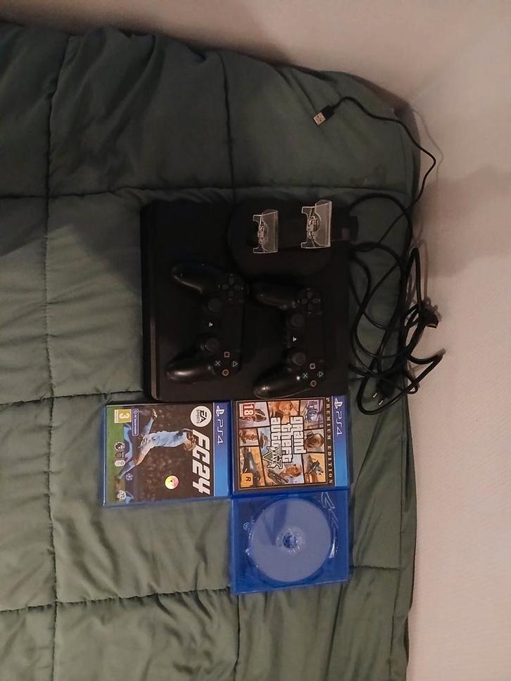 PlayStation 4 Slim 500GB met 2 controllers en 3 games, Spelcomputers en Games, Spelcomputers | Sony PlayStation 4, Ophalen of Verzenden