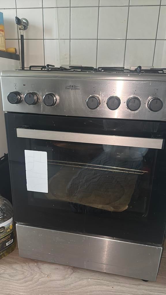 Goed werkende gasfornuis, Minder dan 85 cm, Hete lucht, Zo goed als nieuw, Energieklasse A of zuiniger