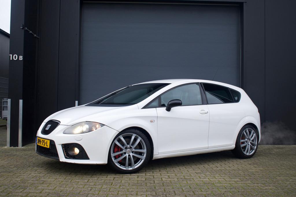 Seat LEON 2.0 TFSI Cupra project, Auto's, Seat, Voorwielaandrijving, Stof, Gebruikt, Zwart