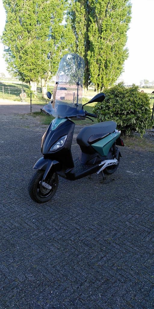 Piaggio One elektrische scooter, Fietsen en Brommers, Scooters | Piaggio, Gebruikt, Overige modellen, Maximaal 45 km/u, Elektrisch