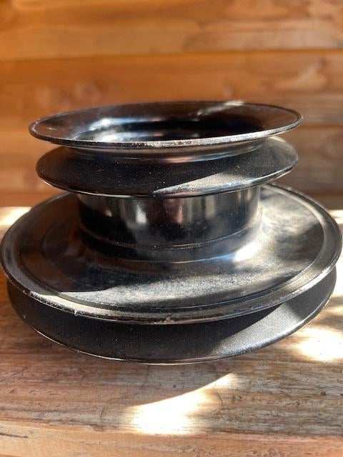 Mercedes-benz new old-stock v-snaar poelie w123 o.a 300d, Auto-onderdelen, Motor en Toebehoren, Ophalen of Verzenden, Nieuw, Mercedes-Benz