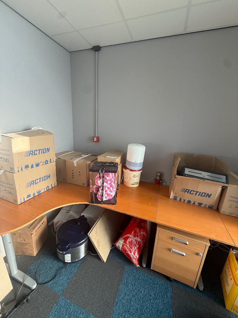 Hoekbureau, Huis en Inrichting, Bureaus, Ophalen, Geel, Hoekbureau, Zo goed als nieuw