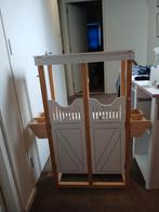 Houten hobbyhorse stal voor twee stokpaarden, Ophalen, Gebruikt, Meisje