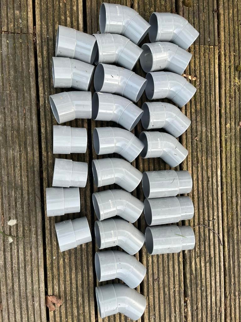 Nieuw ! Hemelwaterafvoer bochten moffen regenpijp pvc, Doe-het-zelf en Verbouw, Bochten, Pvc, Ophalen of Verzenden, Zo goed als nieuw