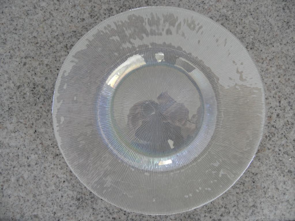 glas - glazen bord met parelmoer look, Ophalen of Verzenden, Zo goed als nieuw, 24 cm, Glas