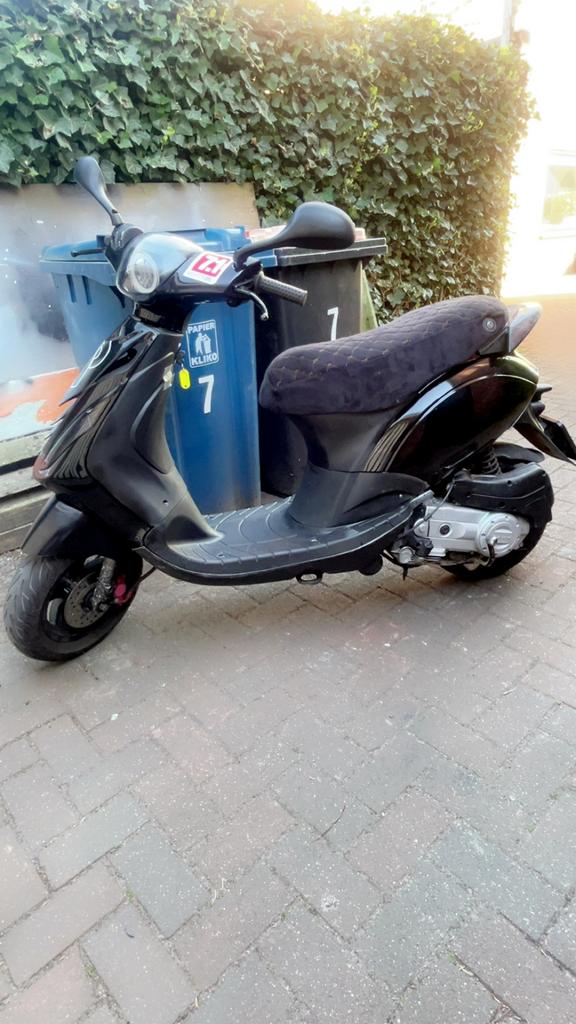 Piaggio Zip iGET - 10.000 km, Ophalen, Gebruikt, Maximaal 45 km/u, Zip