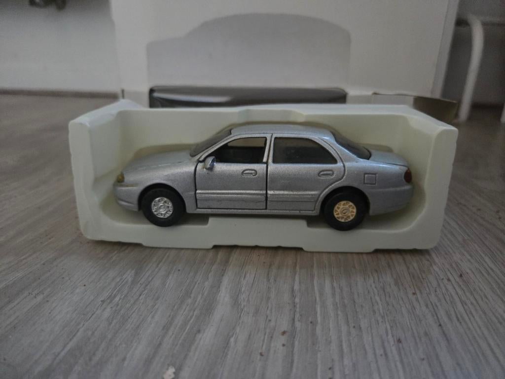 Kia Credos CM-Toys 1:35, Hobby en Vrije tijd, Ophalen of Verzenden, Gebruikt, Auto, Overige merken