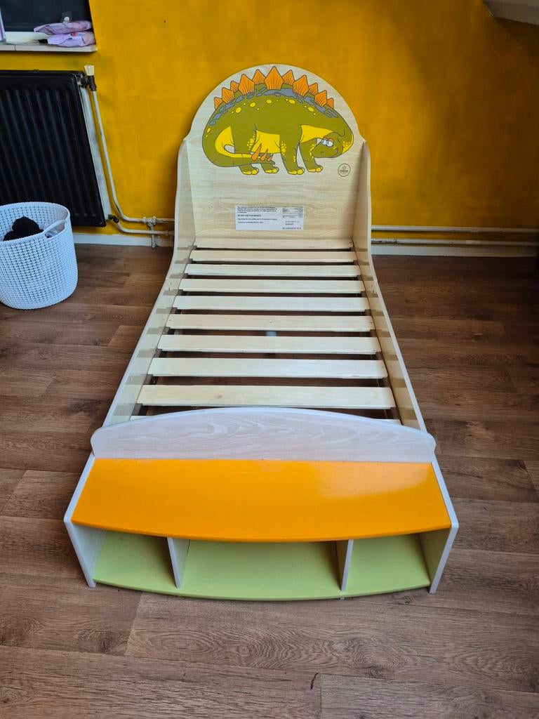 Peuterbed in dino thema, Ophalen, Gebruikt, 70 tot 85 cm, 140 tot 160 cm
