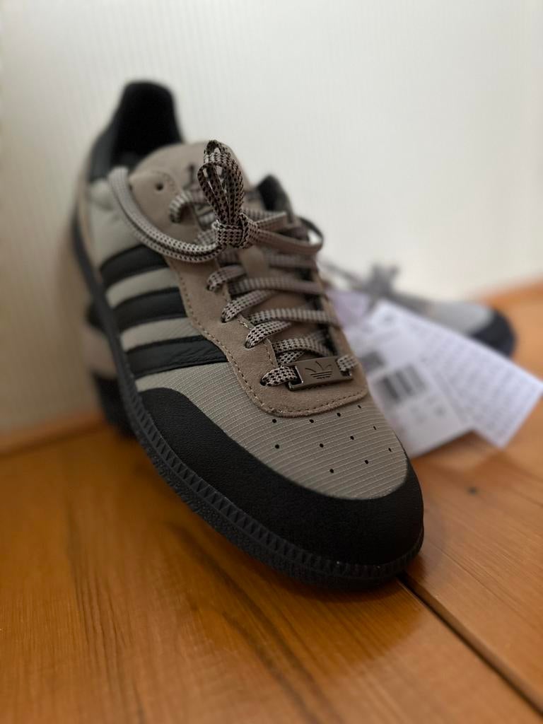 NIEUW - Adidas Palos Hills Sneakers - maat 43⅓, Zwart, Nieuw, Ophalen of Verzenden, Sneakers of Gympen