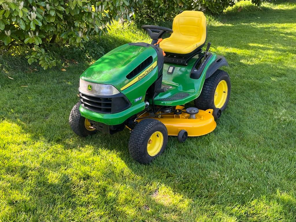 John Deere Zitmaaier - Krachtige Benzine Grasmaaier 24pk, Cirkelmaaier, Gebruikt, Ophalen of Verzenden, Benzine-grasmaaier