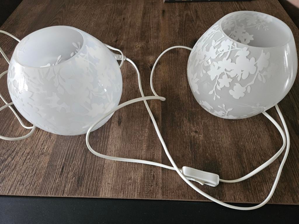 IKEA KNUBBIG tafellampen, Ophalen, Gebruikt, Modern, Sfeervol, Bloemenpatroon, Glas