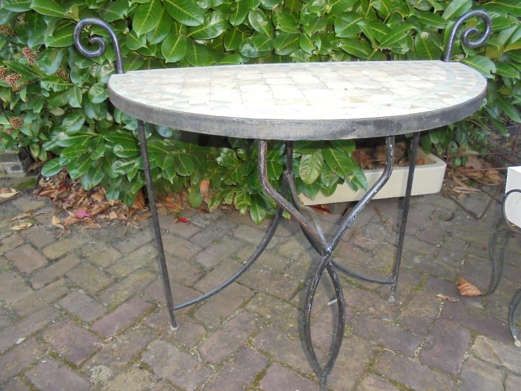 TUINTAFEL halve maan van ijzer met tegels, Ophalen of Verzenden, Gebruikt, Ovaal, Metaal