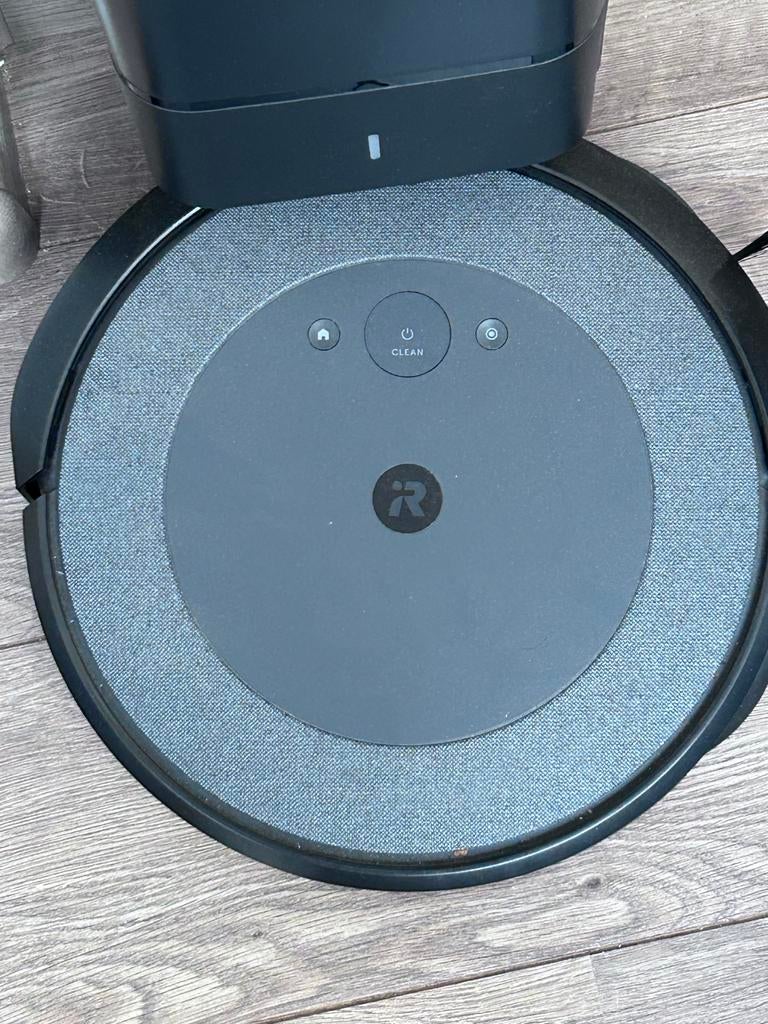 Roomba i3+ Robotstofzuiger met Clean Base, Witgoed en Apparatuur, Stofzuigers, Ophalen, Gebruikt, Robotstofzuiger, Minder dan 1200 watt