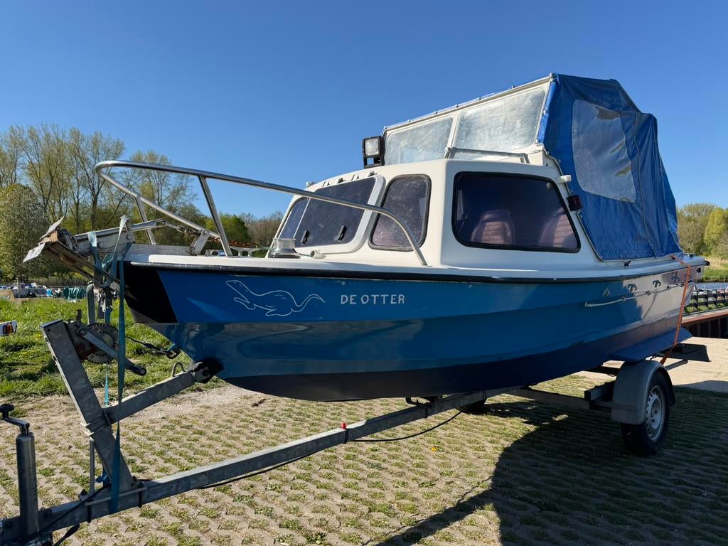 Boot/kajuitboot motor 15 pk Nw antiefouling met kalf trailer, Watersport en Boten, Motorboten en Motorjachten, 50 pk of meer, Ophalen of Verzenden