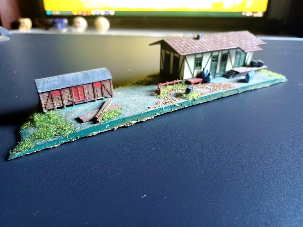 N-Spoor Laadperron met goederenopslag 1, Overige merken, Gebruikt, Gelijkstroom of Wisselstroom, Brug, Tunnel of Gebouw