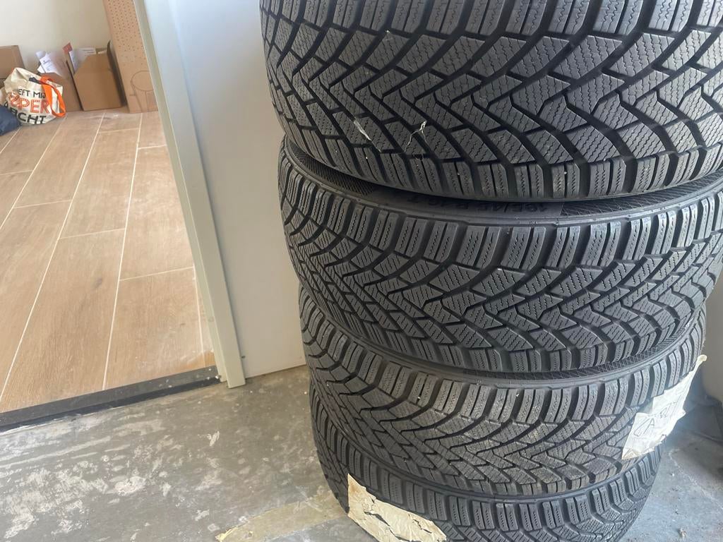 Winterbanden 195/45 R16, Auto-onderdelen, Banden en Velgen, Gebruikt, 16 inch, Band(en), Personenwagen