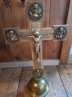 Katholiek kruisbeeld op standaard met engeltjes, Antiek en Kunst, Ophalen